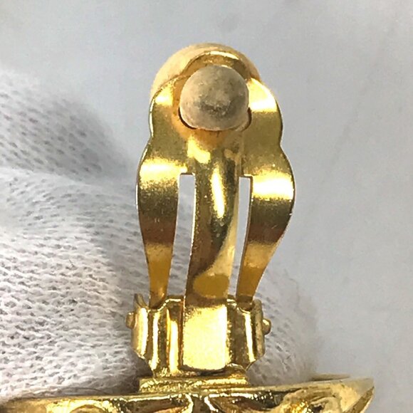 CHANEL Vintage Gold Earrings - Picture 10 of 13